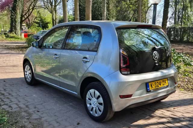 Volkswagen Up! (2021) thumbnail 4