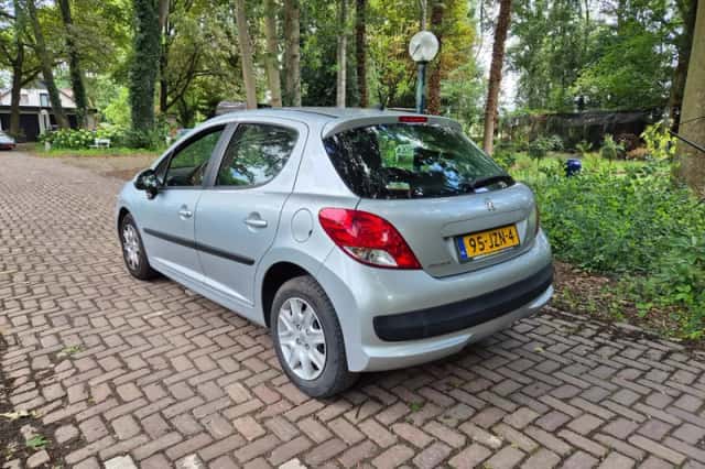 Peugeot 207 (2009) thumbnail 4