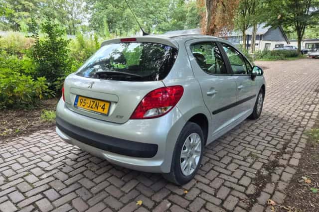 Peugeot 207 (2009) thumbnail 6