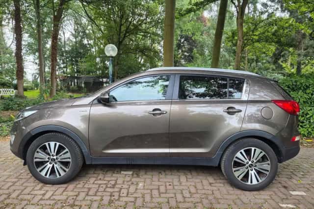 Kia Sportage (2015) thumbnail 3