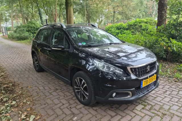 Peugeot 2008 (2018) thumbnail 3