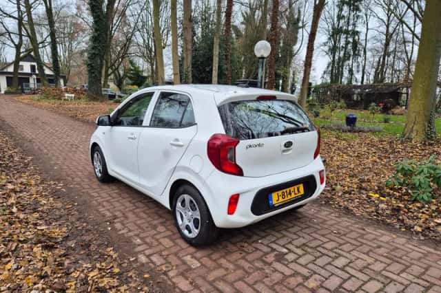 Kia Picanto (2020) thumbnail 4