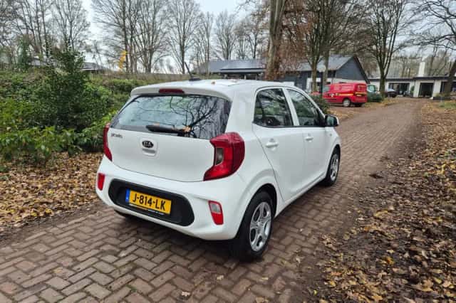 Kia Picanto (2020) thumbnail 6