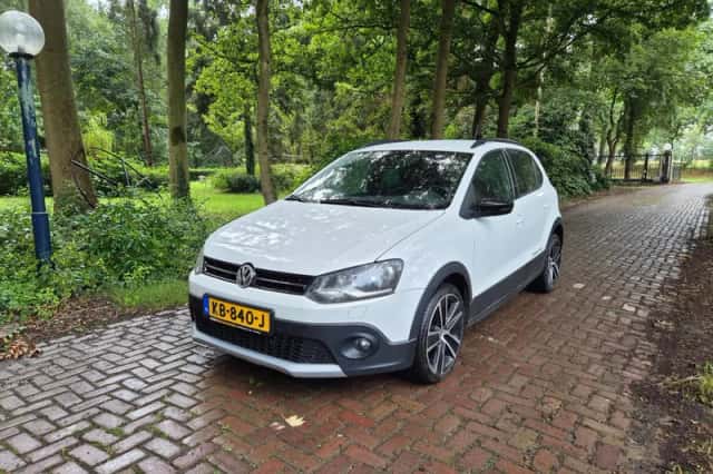 Volkswagen Polo (2012) thumbnail 3