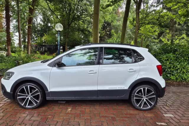 Volkswagen Polo (2012) thumbnail 4