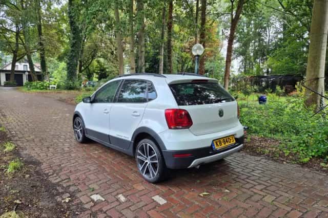 Volkswagen Polo (2012) thumbnail 5