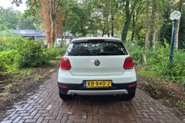 Volkswagen Polo (2012) thumbnail 6