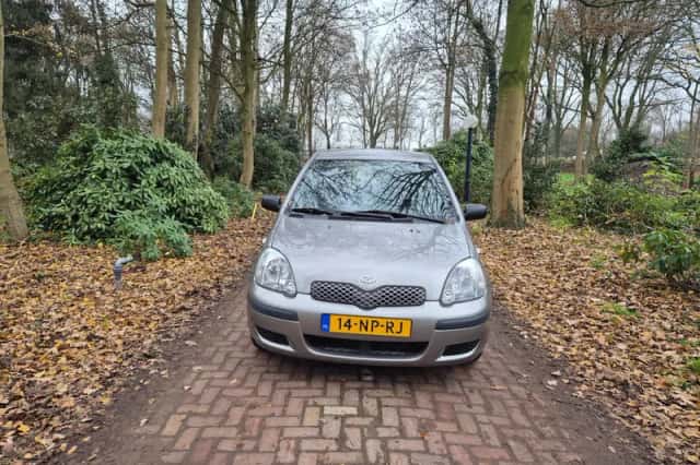 Toyota Yaris (2004) thumbnail 1