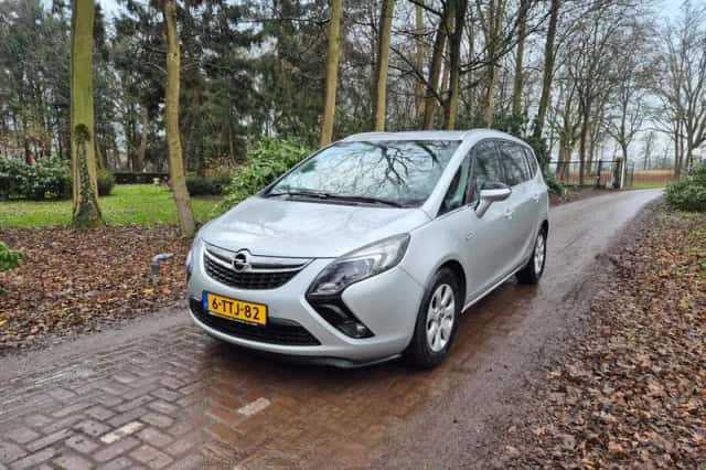 Opel Zafira (2014) thumbnail 2