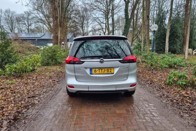 Opel Zafira (2014) thumbnail 5