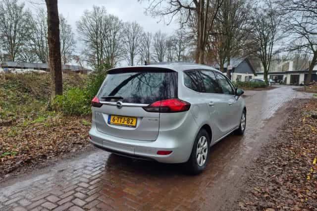 Opel Zafira (2014) thumbnail 6