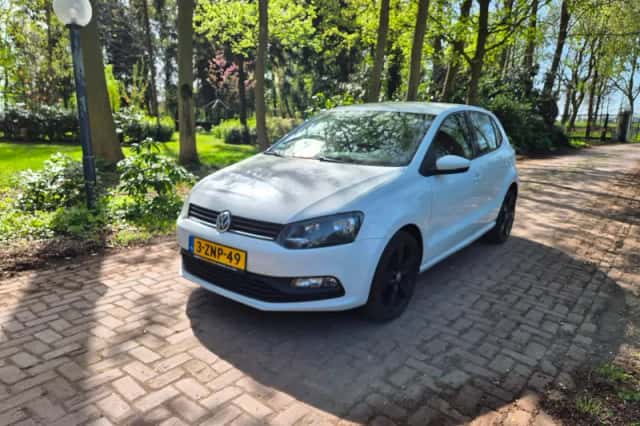 Volkswagen Polo (2014) thumbnail 2