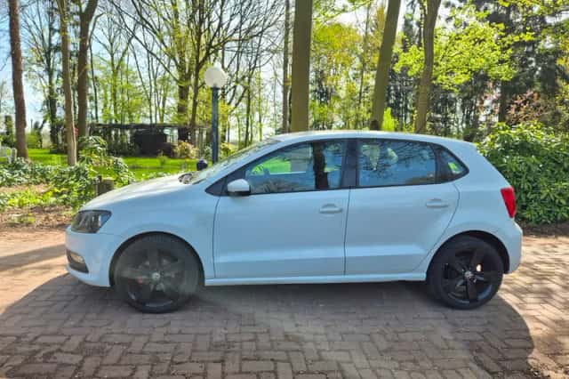 Volkswagen Polo (2014) thumbnail 3