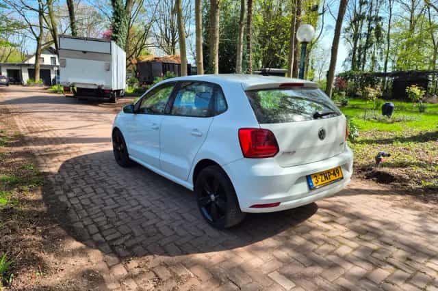 Volkswagen Polo (2014) thumbnail 4