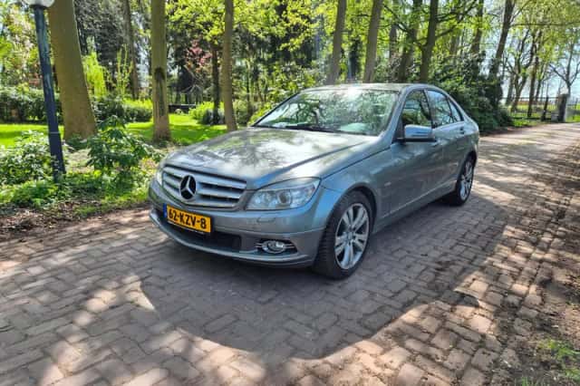 Mercedes-Benz C-Klasse (2010) thumbnail 2