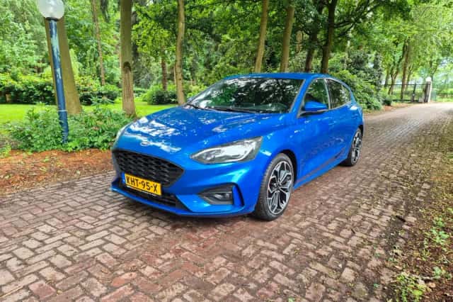 Ford Focus (2019) thumbnail 2
