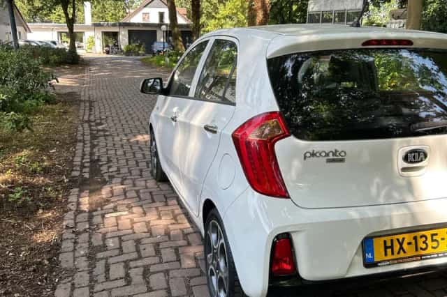 Kia Picanto (2016) thumbnail 3
