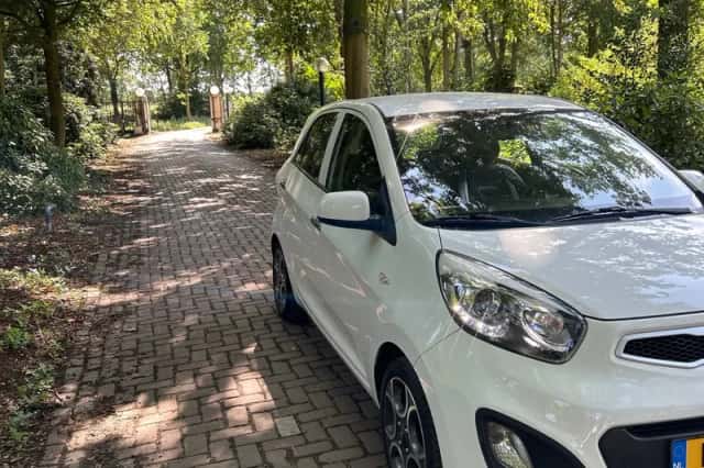 Kia Picanto (2016) thumbnail 6