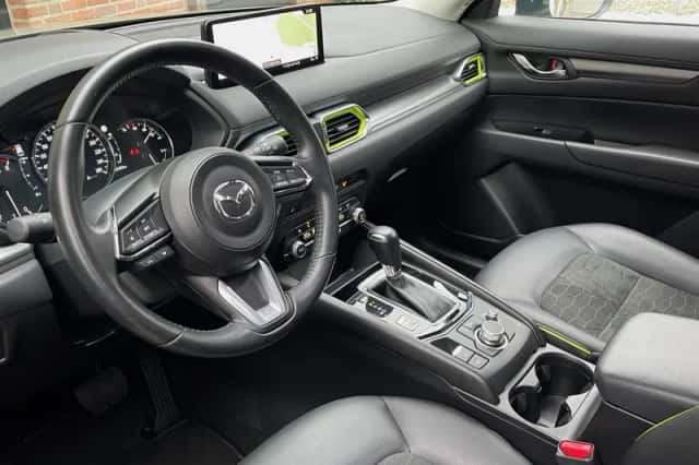 Mazda CX-5 (2022) thumbnail 2