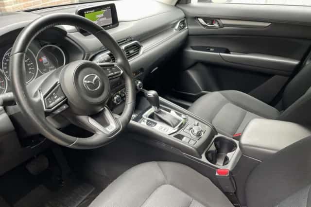 Mazda CX-5 (2018) thumbnail 2