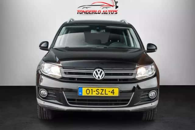 Volkswagen Tiguan (2012) thumbnail 2