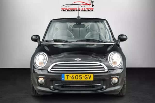 MINI Cabrio (2013) thumbnail 2
