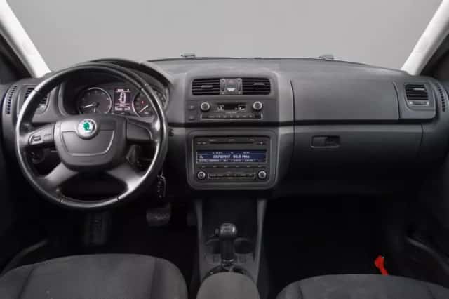 Škoda Fabia (2012) thumbnail 3
