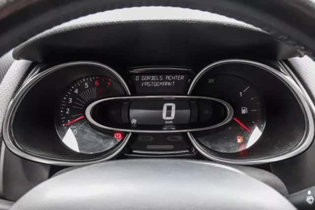 Renault Clio (2016) thumbnail 4