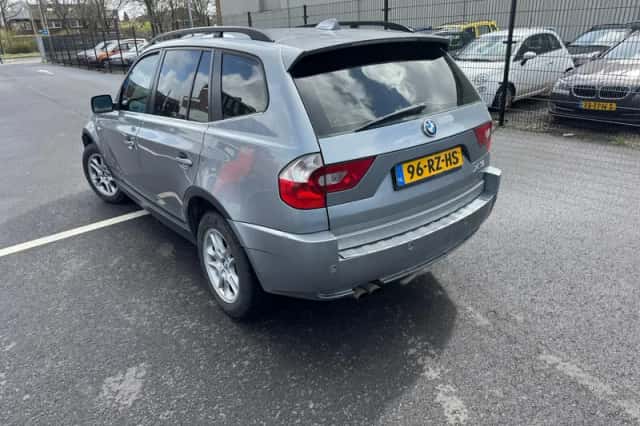 BMW X3 (2005) thumbnail 3