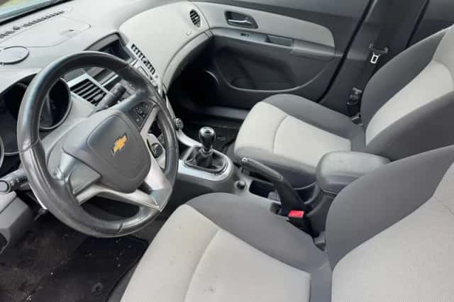 Chevrolet Cruze (2009) thumbnail 6