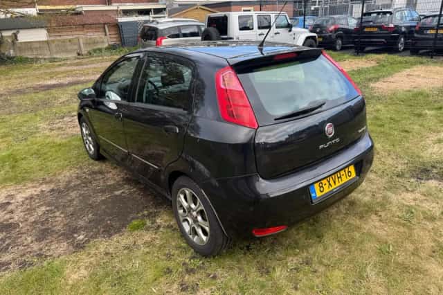 Fiat Punto (2014) thumbnail 3