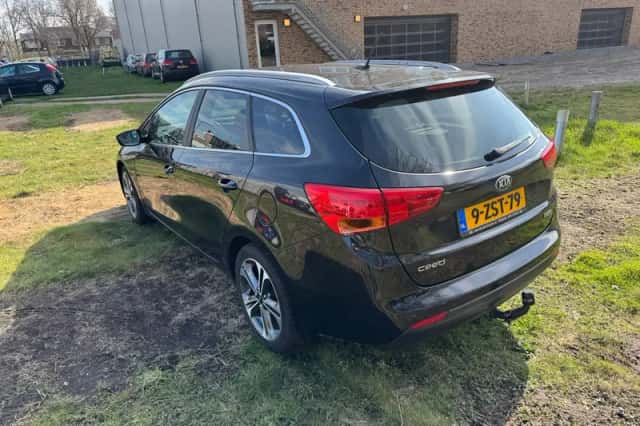 Kia Cee'd (2015) thumbnail 3
