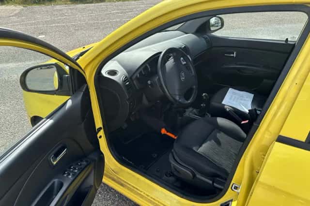 Kia Picanto (2008) thumbnail 5