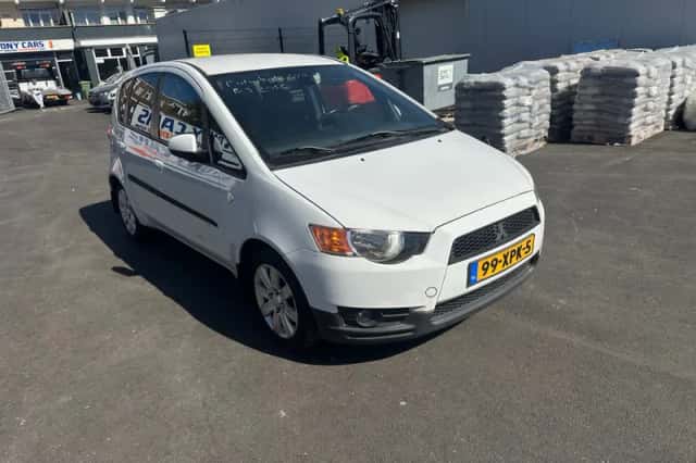 Mitsubishi Colt (2012) thumbnail 1