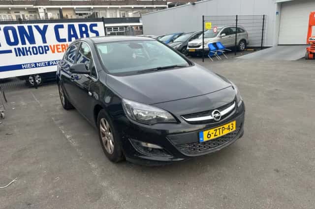 Opel Astra (2015) thumbnail 1
