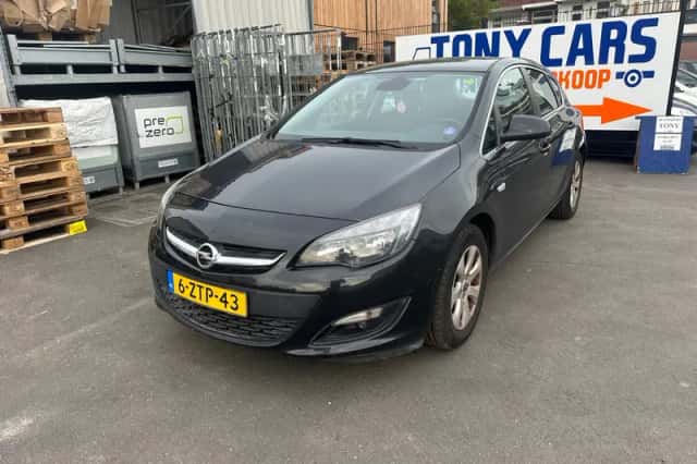 Opel Astra (2015) thumbnail 2