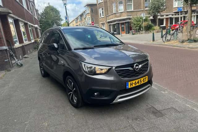 Opel Crossland X (2019) thumbnail 2