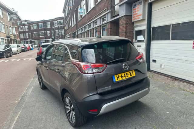 Opel Crossland X (2019) thumbnail 3