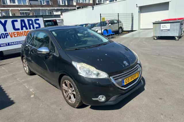 Peugeot 208 (2012) thumbnail 1