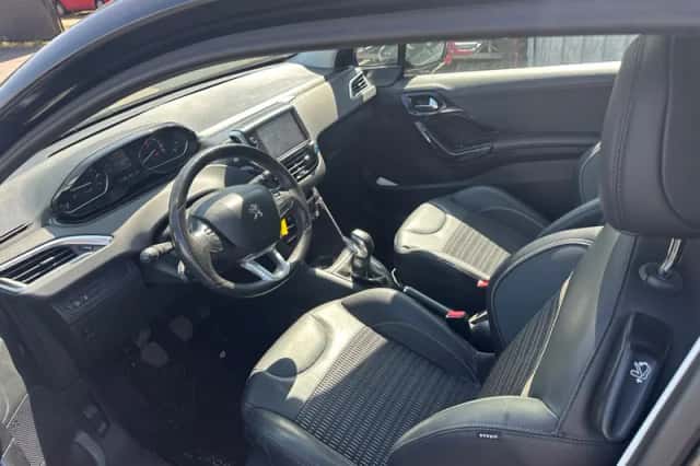Peugeot 208 (2012) thumbnail 6