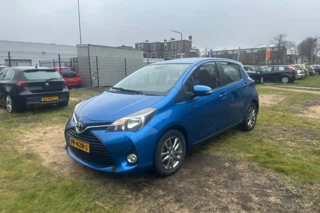 Toyota Yaris (2016) thumbnail 1