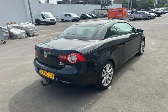 Volkswagen Eos (2010) thumbnail 4