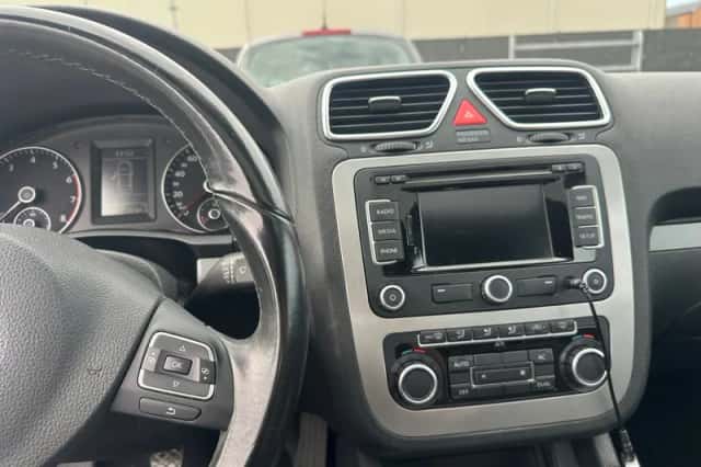 Volkswagen Eos (2010) thumbnail 6