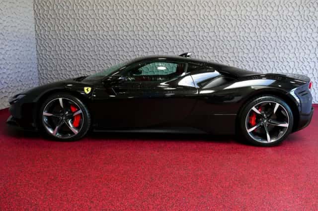 Ferrari SF90 Stradale (2022) thumbnail 2
