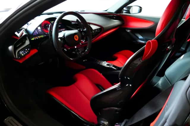 Ferrari SF90 Stradale (2022) thumbnail 6