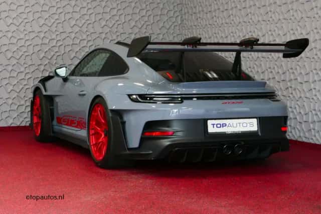 Porsche 911 (2023) thumbnail 6