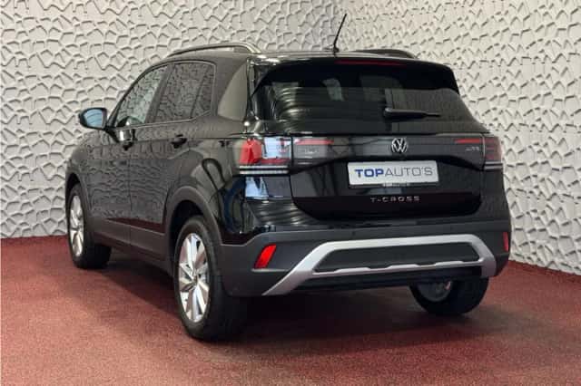 Volkswagen T-Cross (2024) thumbnail 2