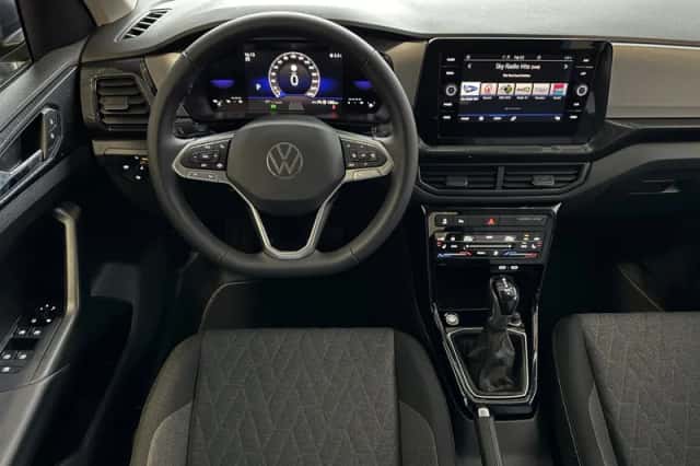 Volkswagen T-Cross (2024) thumbnail 4