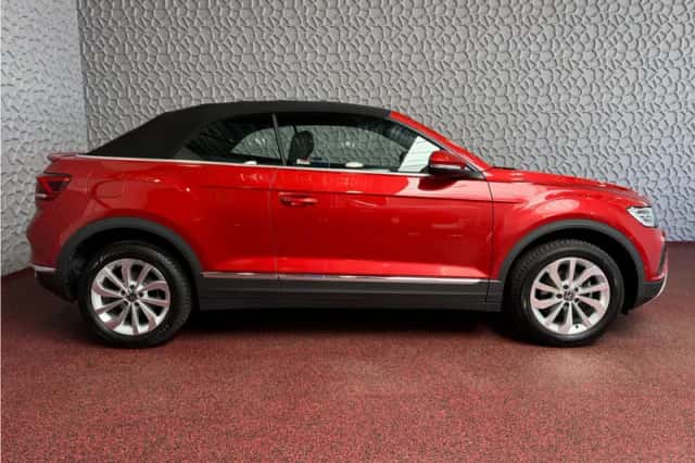 Volkswagen T-Roc (2024) thumbnail 4