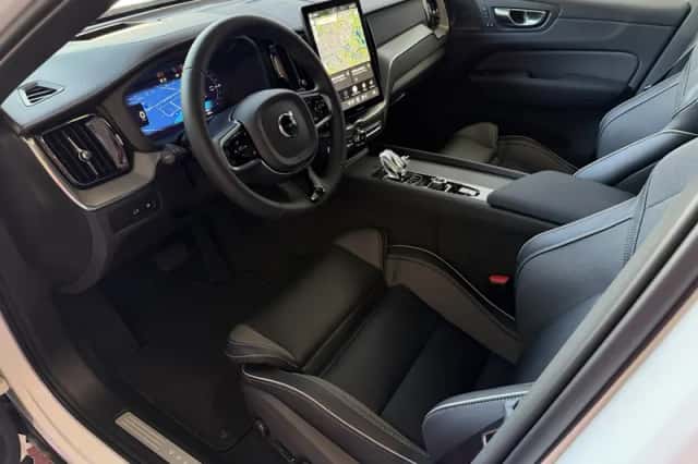 Volvo XC60 (2026) thumbnail 3